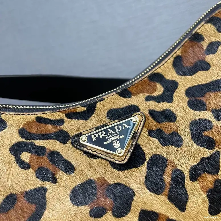 Fashionrepsfam ru 2411YA0017 Bags Prada 0825